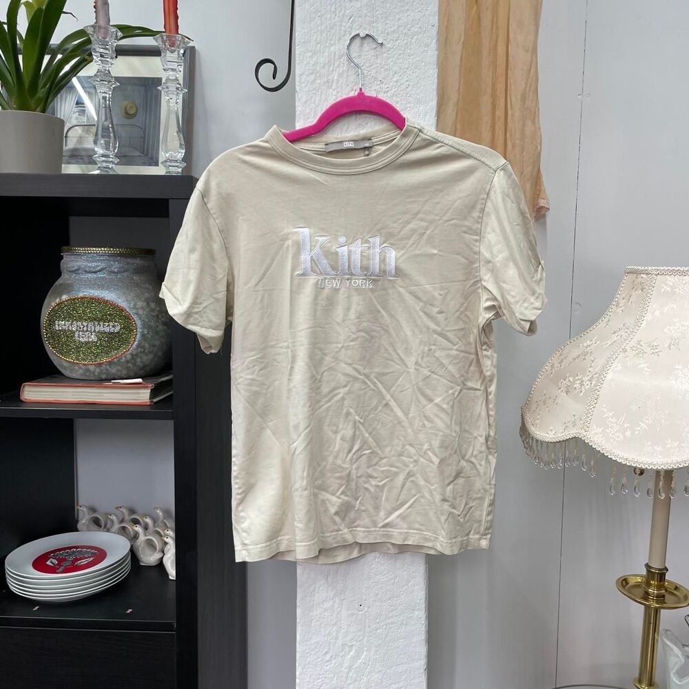 Kith Women's Cream and Gold T-shirt